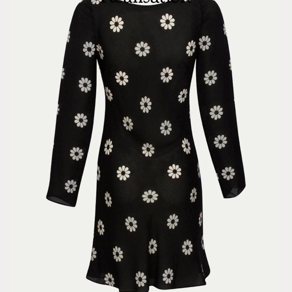 Réalisation Par Cosima 90s Daisy Dress